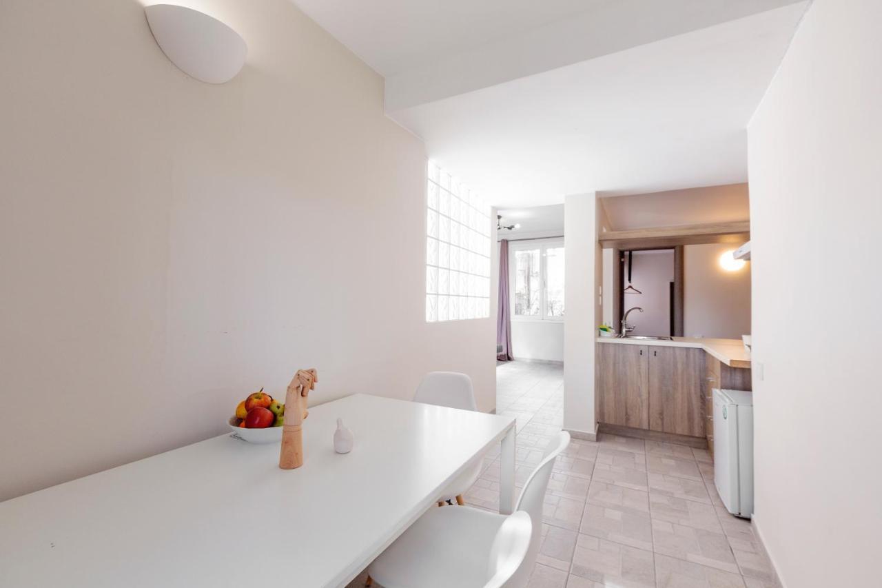 Psirri Place Economy Apartments Centrally Located Афіни Екстер'єр фото